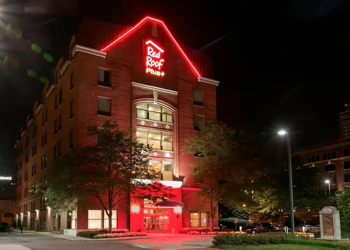 Red Roof Plus+ Downtown - Convention Center Hotel Columbus