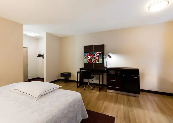 Red Roof Plus+ Downtown - Convention Center Hotel 3*