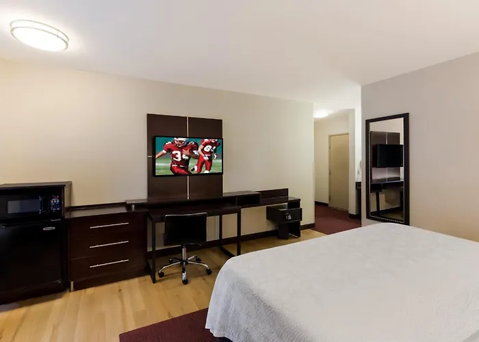 Hotel Red Roof Plus+ Downtown - Convention Center Columbus