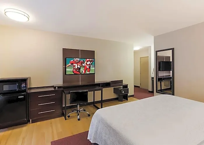 Red Roof Plus+ Downtown - Convention Center 3*