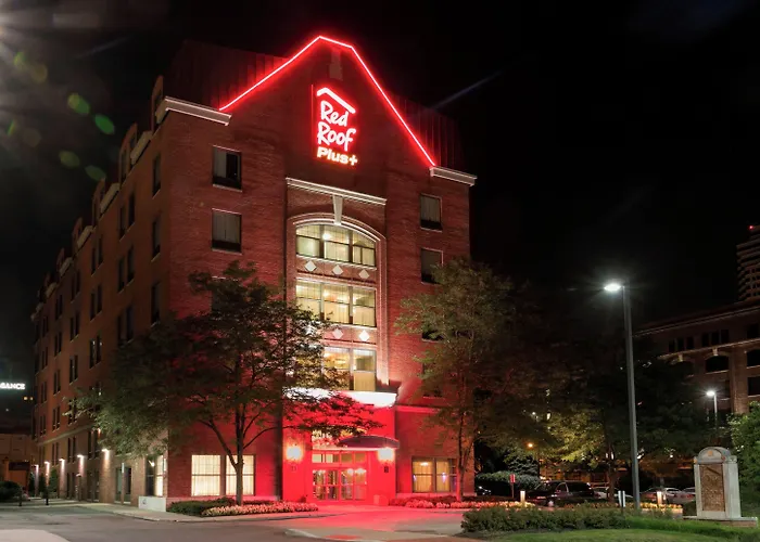 Red Roof Plus+ Downtown - Convention Center Hotel Columbus