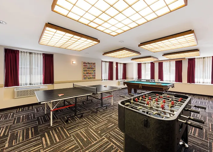 Red Roof Plus+ Downtown - Convention Center Hotel 3*