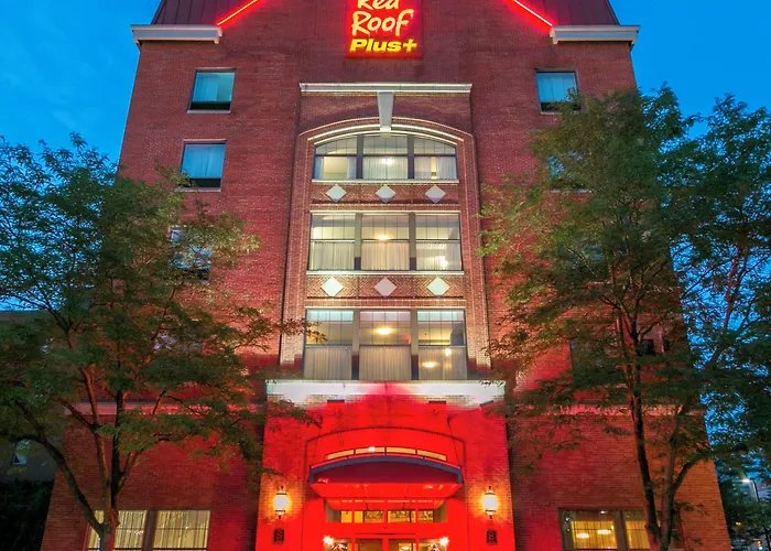 Red Roof Plus+ Downtown - Convention Center Hotel Columbus
