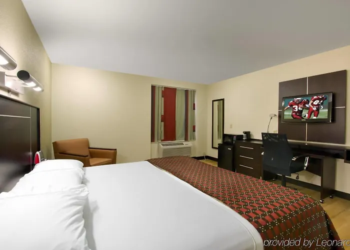 Hotel Red Roof Plus+ Downtown - Convention Center Columbus